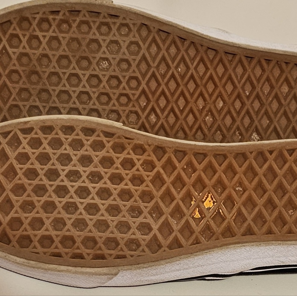 Vans - Picture 6 of 7